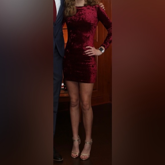 Lulus Dresses & Skirts - Lulus red velvet XS backless dress